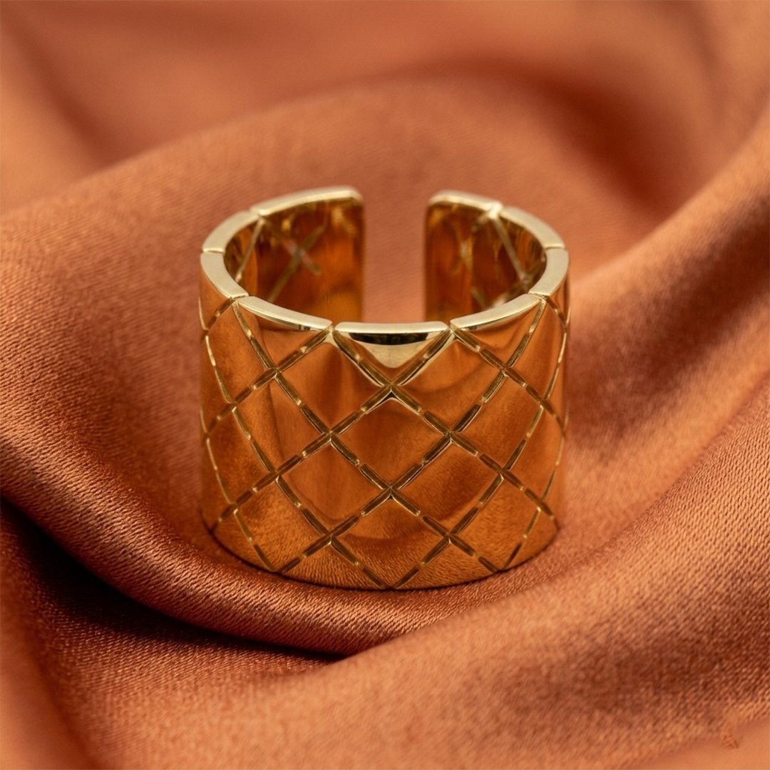 Criss-Cross Ring